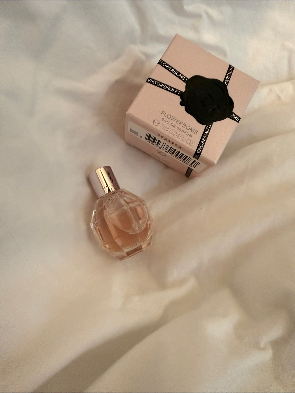 Viktor & Rolf Flowerbomb  - mini - Picture 2 of 4